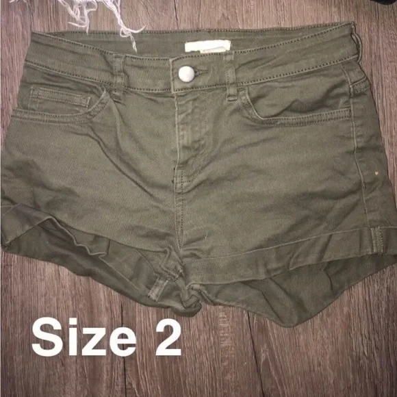 H&M Shorts - Picture 1 of 1